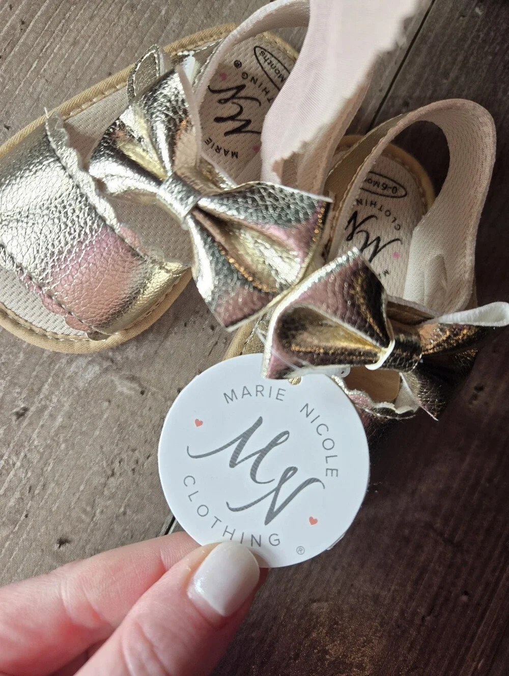 NWT Marie Nicole Metallic Gold Bow Baby Girl Sandals 0–6M